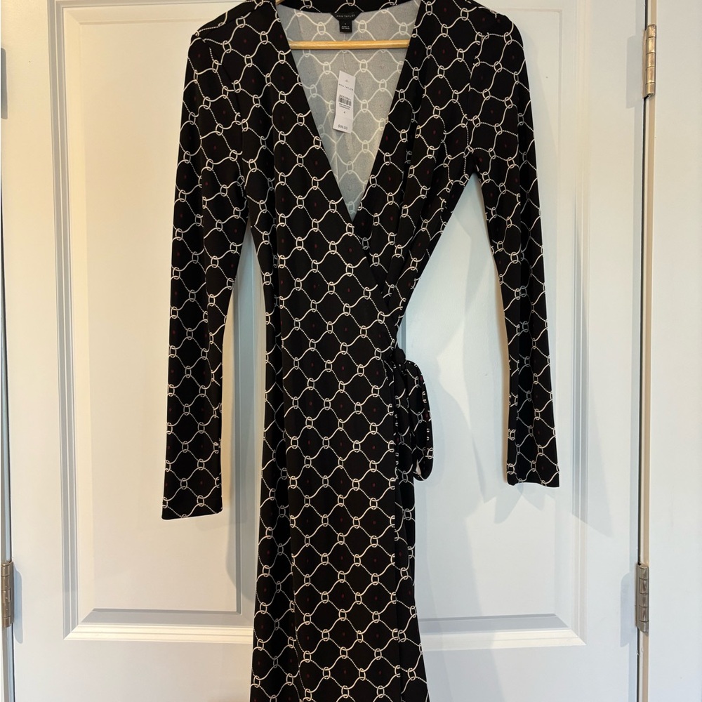 Ann Taylor Black and White Geometric Long Sleeve Dress